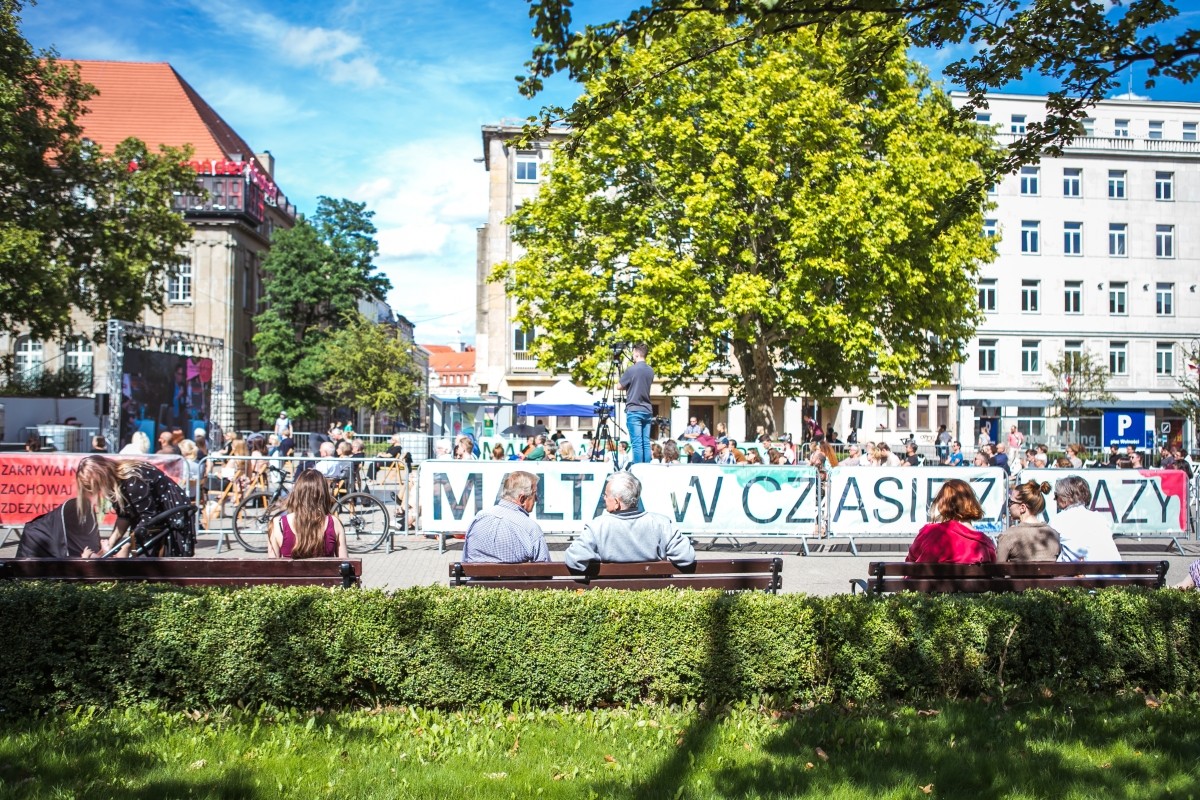 "Art against ideology" debate organised by the Malta Festival in August 2020 at Liberty Square in Poznań.